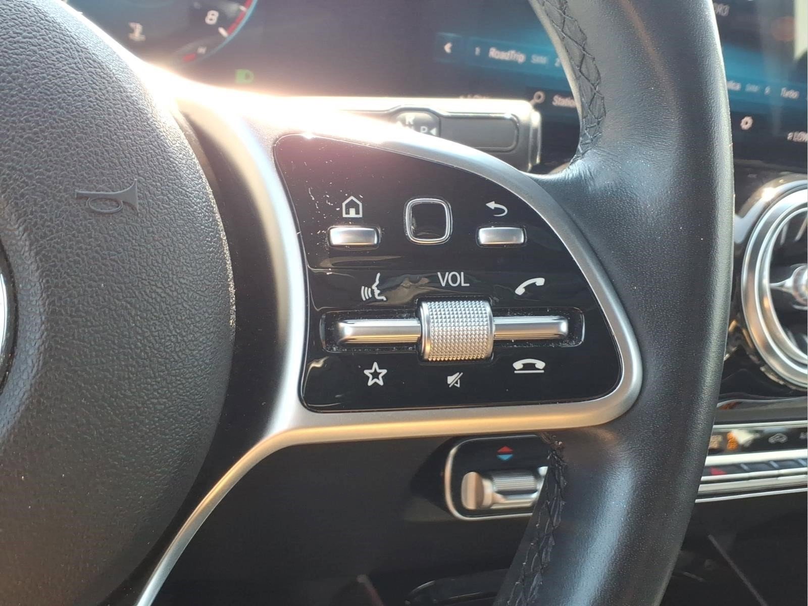 Used 2021 Mercedes-Benz GLB 250 4MATIC image 18