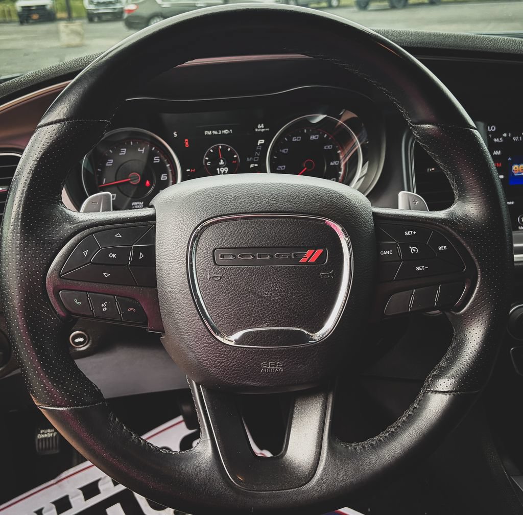 Used 2019 Dodge Charger SXT AWD/4WD image 11
