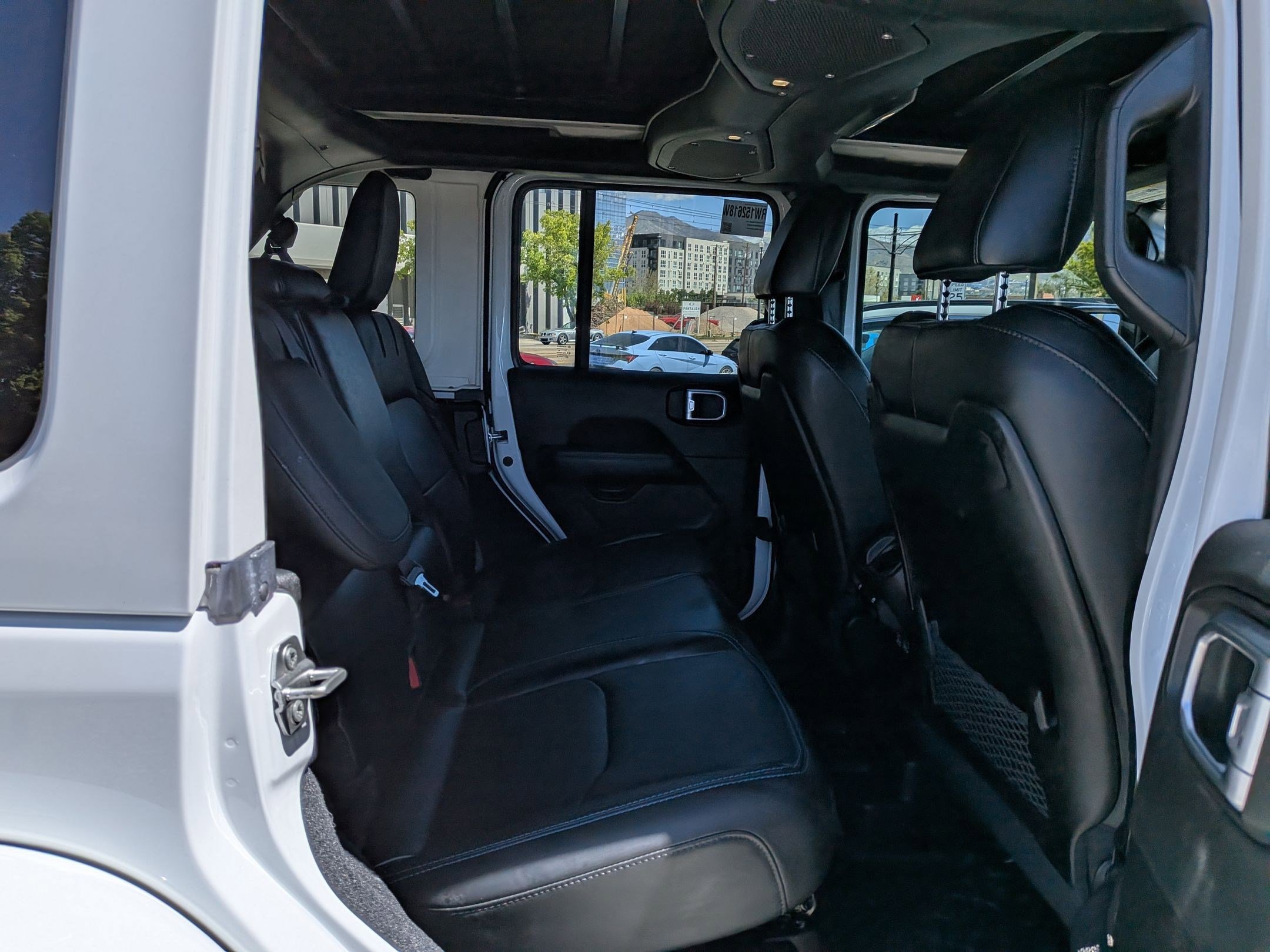 Used 2024 Jeep Wrangler Unlimited Rubicon 4xe AWD/4WD image 30