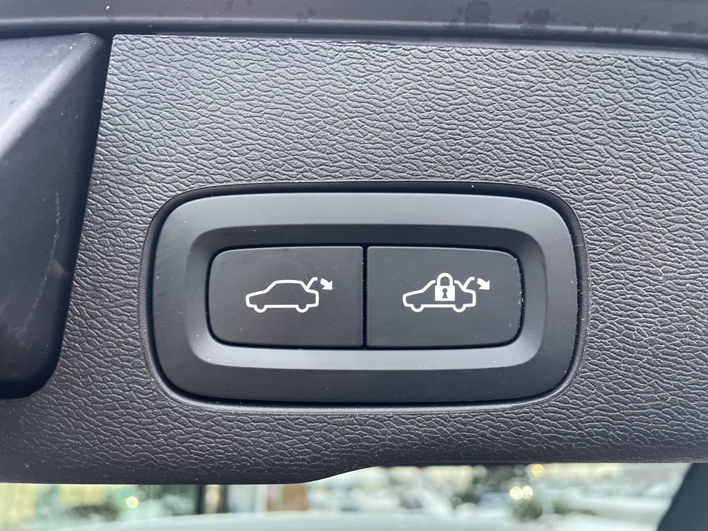 Certified 2023 Volvo XC60 B5 Ultimate image 7