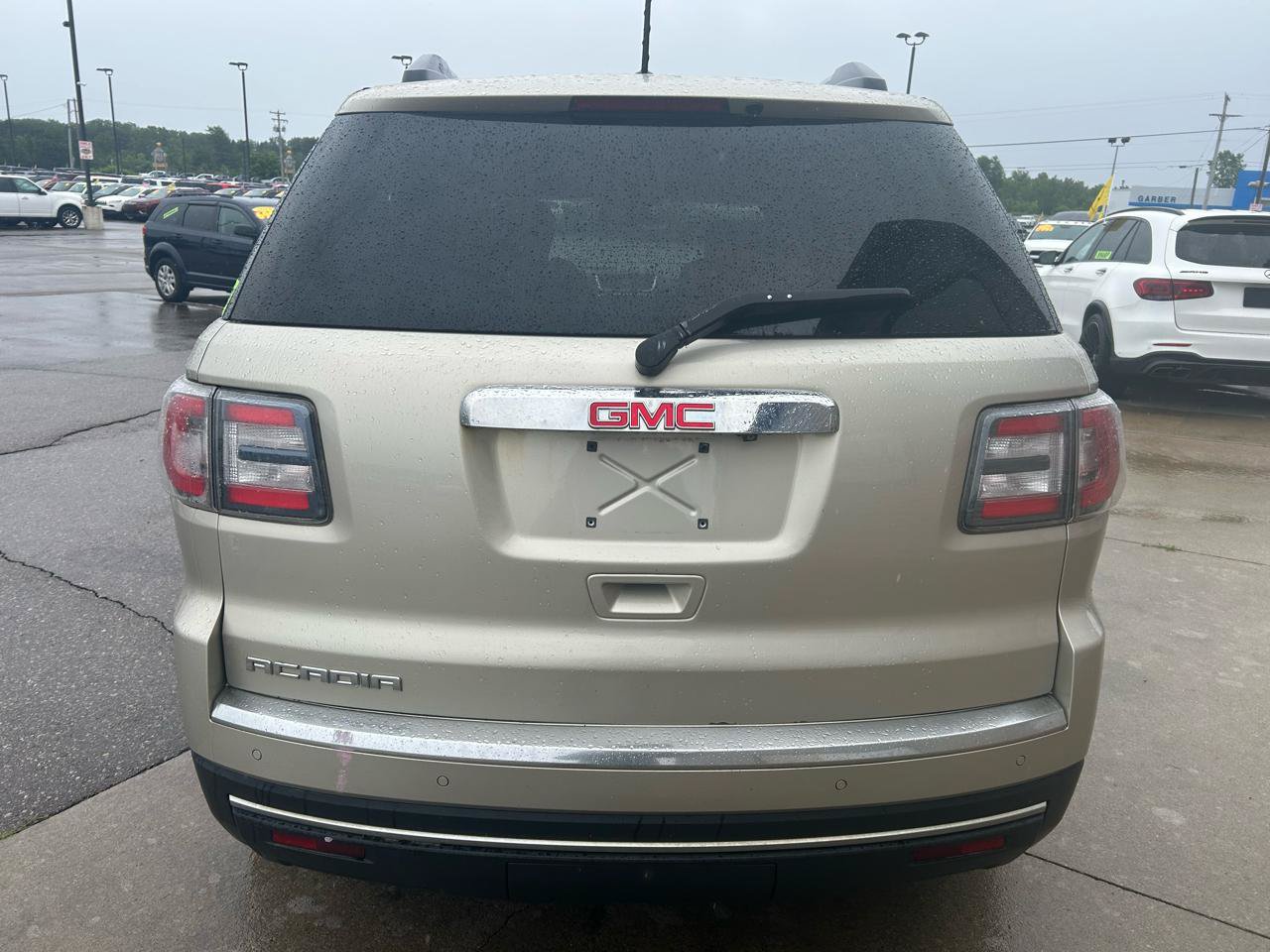 Used 2014 GMC Acadia SLE FWD image 6