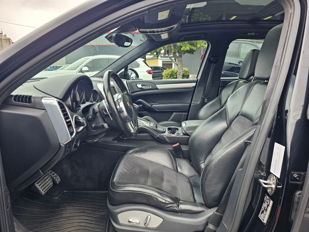 Used 2013 Porsche Cayenne GTS AWD/4WD image 22