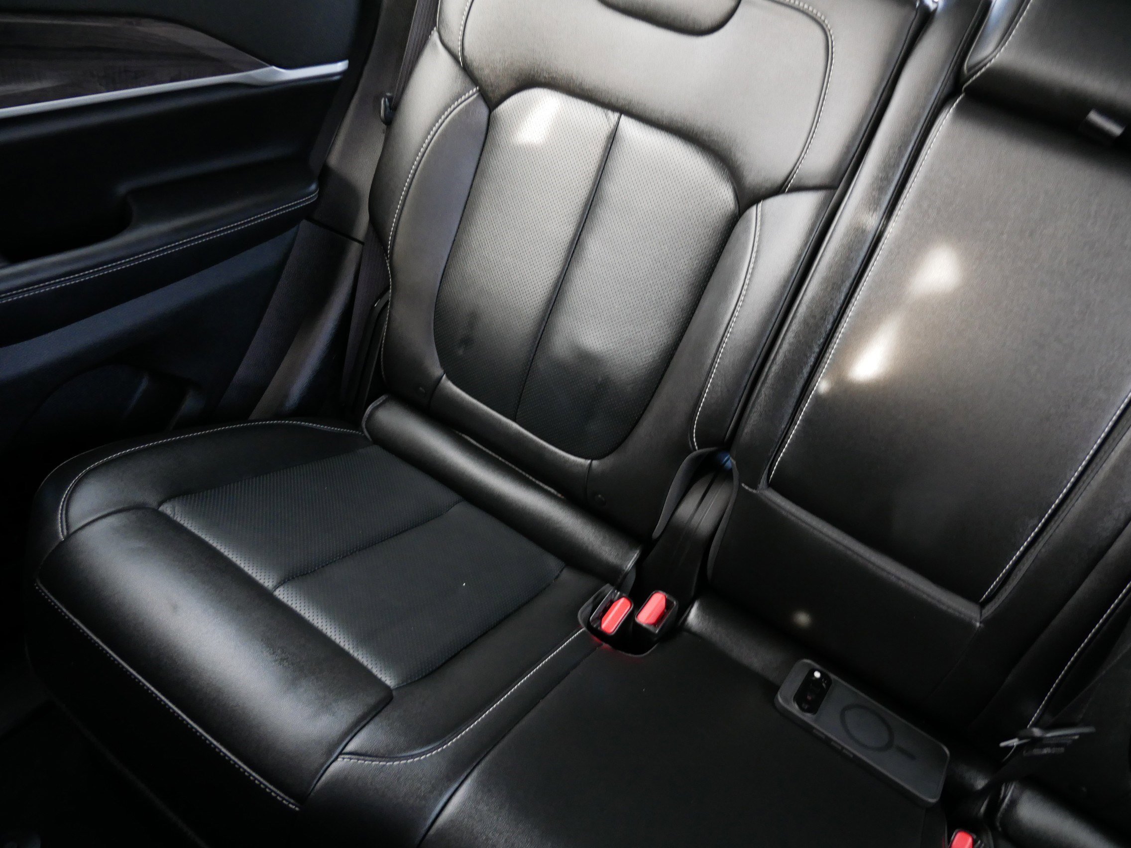 Certified 2023 Jeep Grand Cherokee Limited w/ Luxury Tech Group II image 12