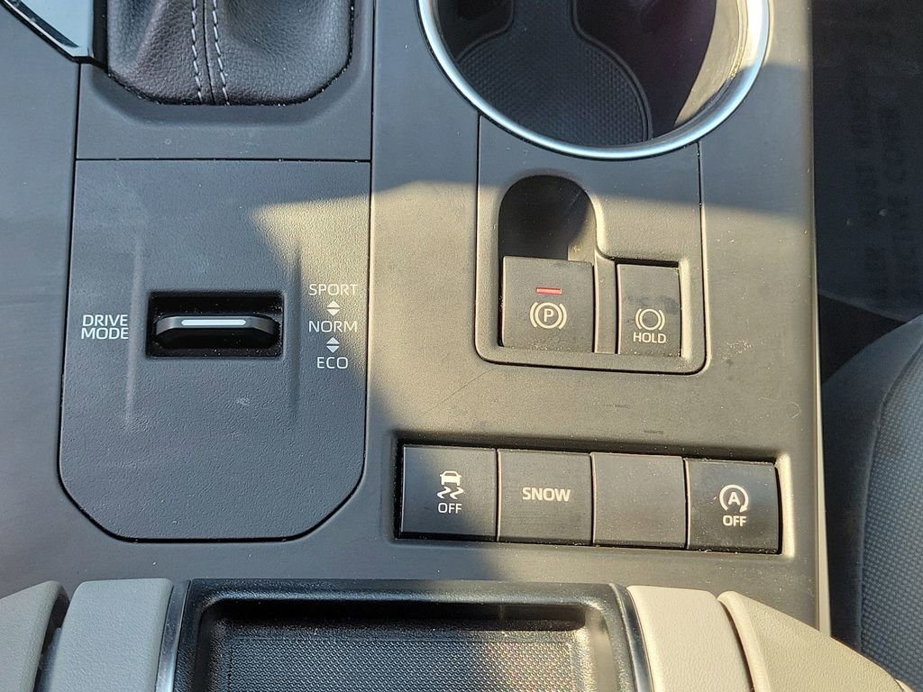 Used 2022 Toyota Highlander LE image 36