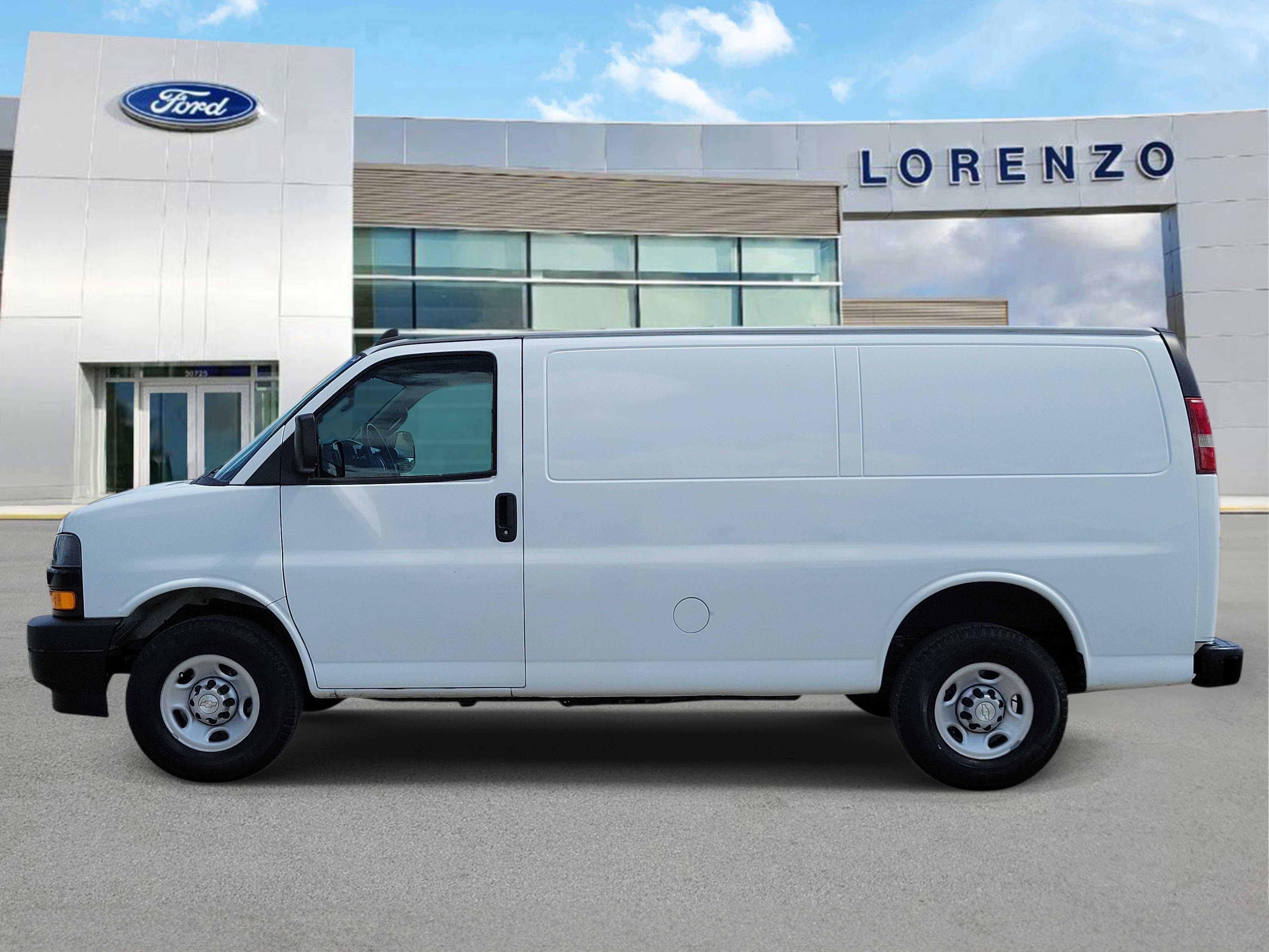 Used 2021 Chevrolet Express 2500 w/ Driver Convenience Package RWD image 8
