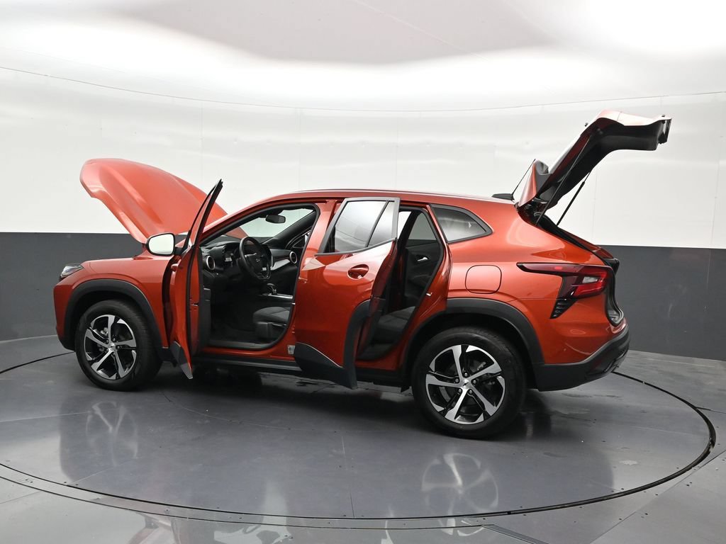 Used 2024 Chevrolet Trax RS FWD image 29