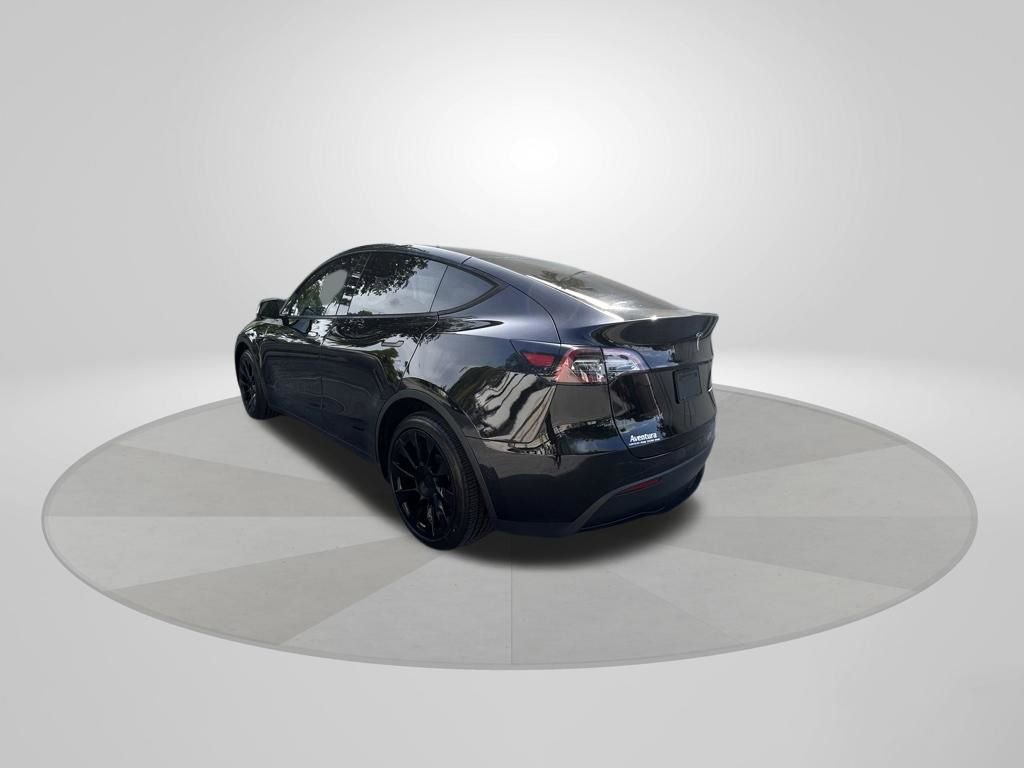 Used 2021 Tesla Model Y Long Range AWD/4WD image 5