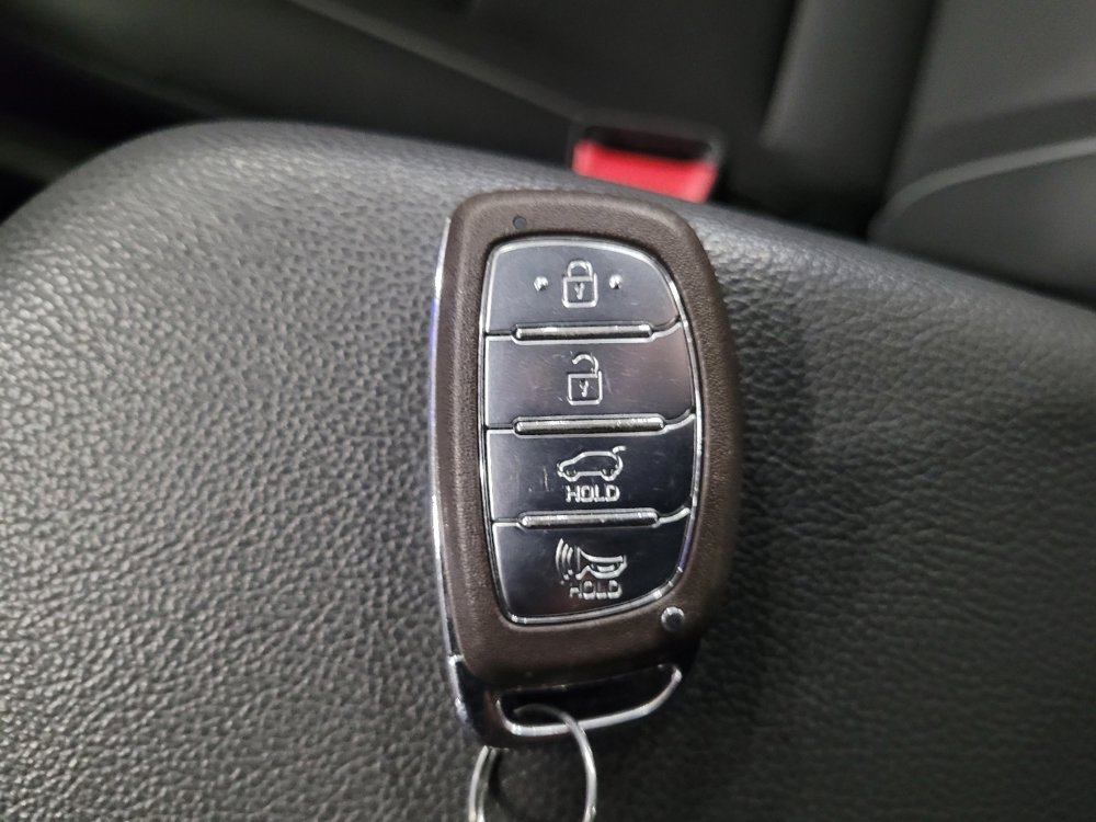 Used 2021 Hyundai Ioniq Limited image 32