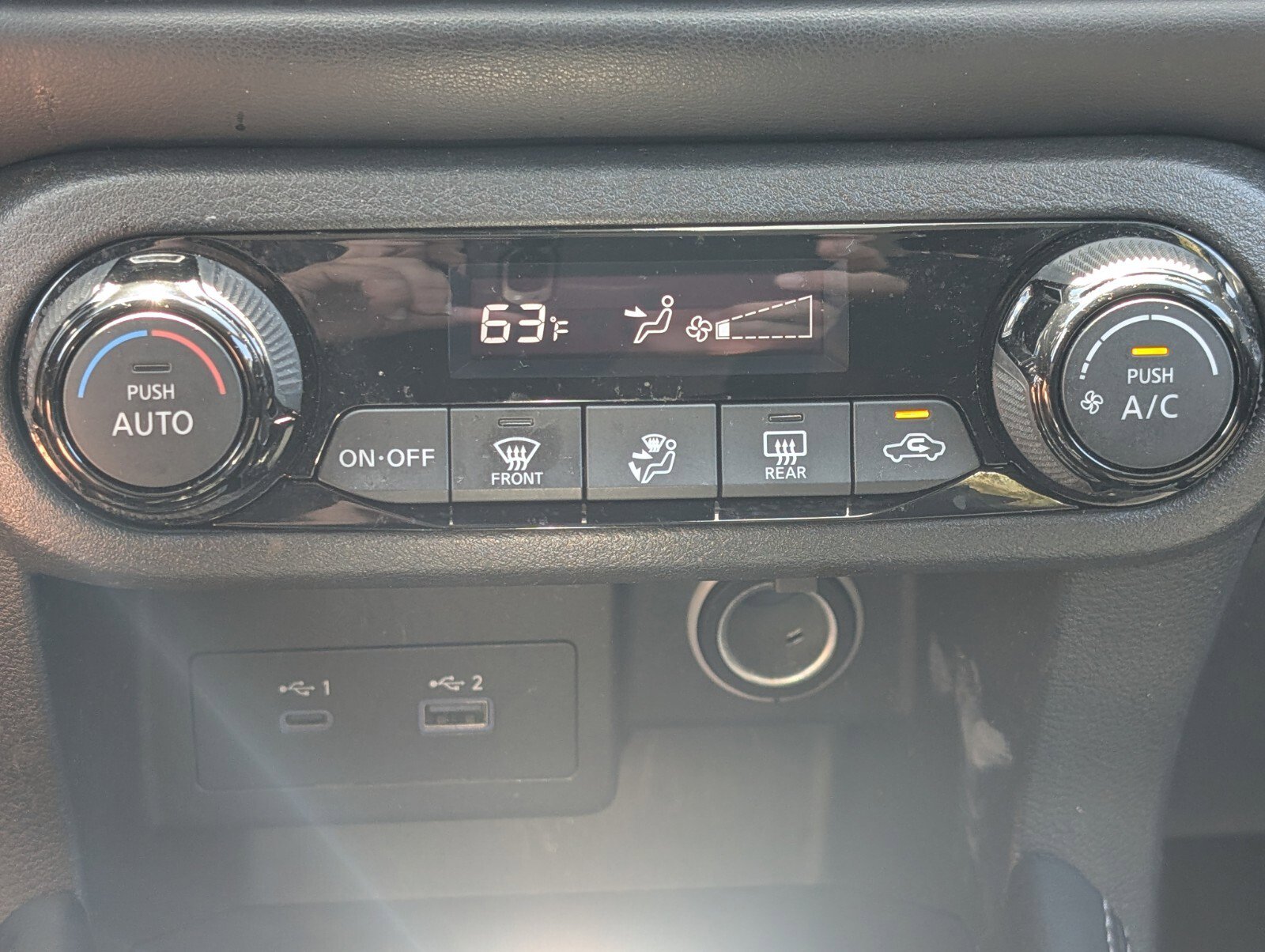 Certified 2023 Nissan Kicks SR FWD image 25