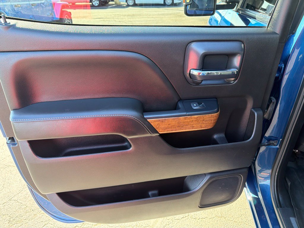 Used 2019 Chevrolet Silverado 2500 High Country w/ Duramax Plus Package AWD/4WD image 35