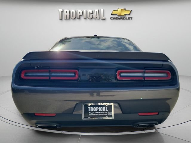 Used 2022 Dodge Challenger R/T w/ Blacktop Package RWD image 3