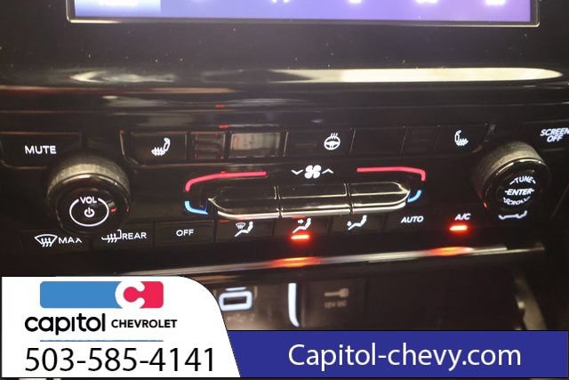 Used 2025 Jeep Grand Cherokee Altitude AWD/4WD image 23