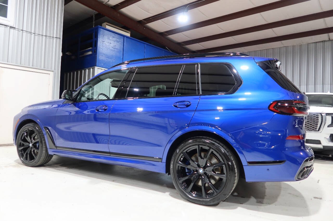 Used 2025 BMW X7 M60i AWD/4WD image 2