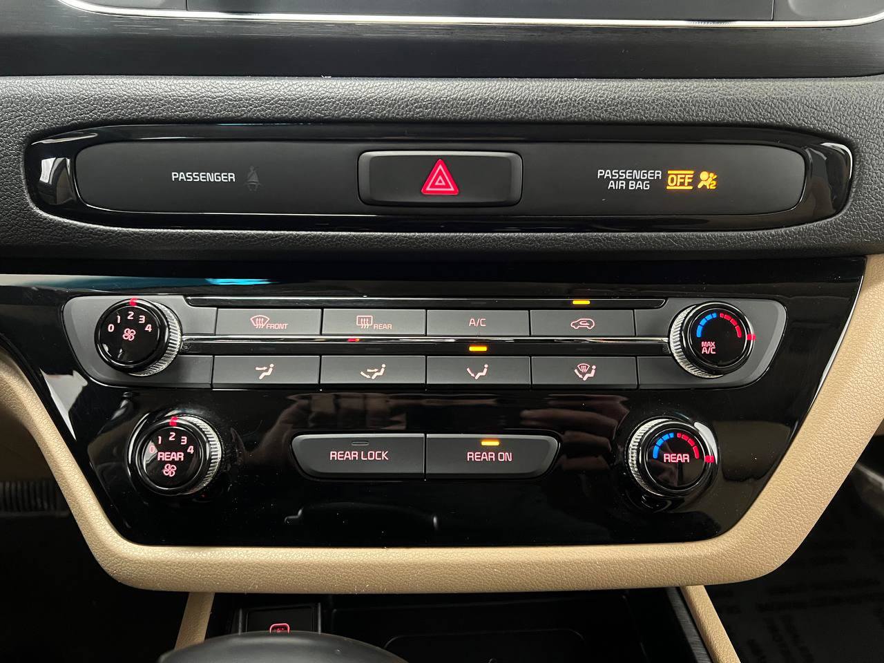 Used 2019 Kia Sedona EX image 21