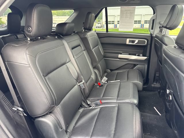 Used 2020 Ford Explorer XLT w/ Equipment Group 202A AWD/4WD image 14