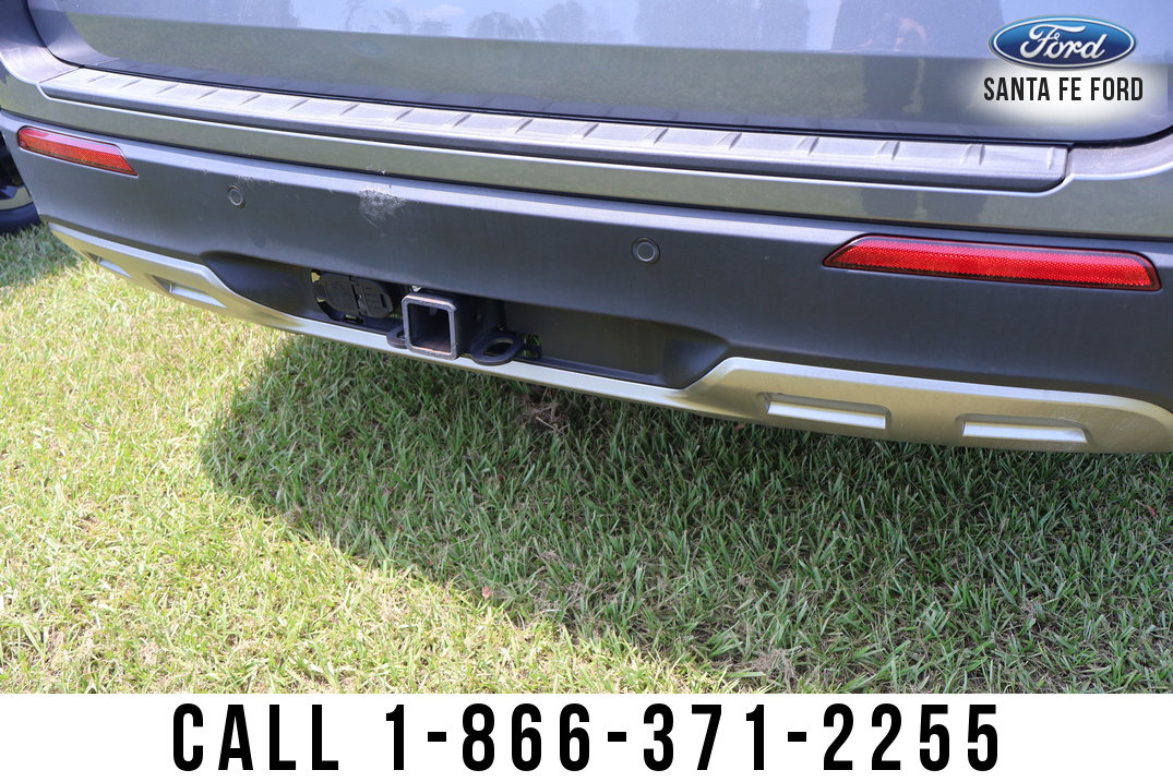 Used 2022 Ford Explorer XLT w/ Equipment Group 202A image 7