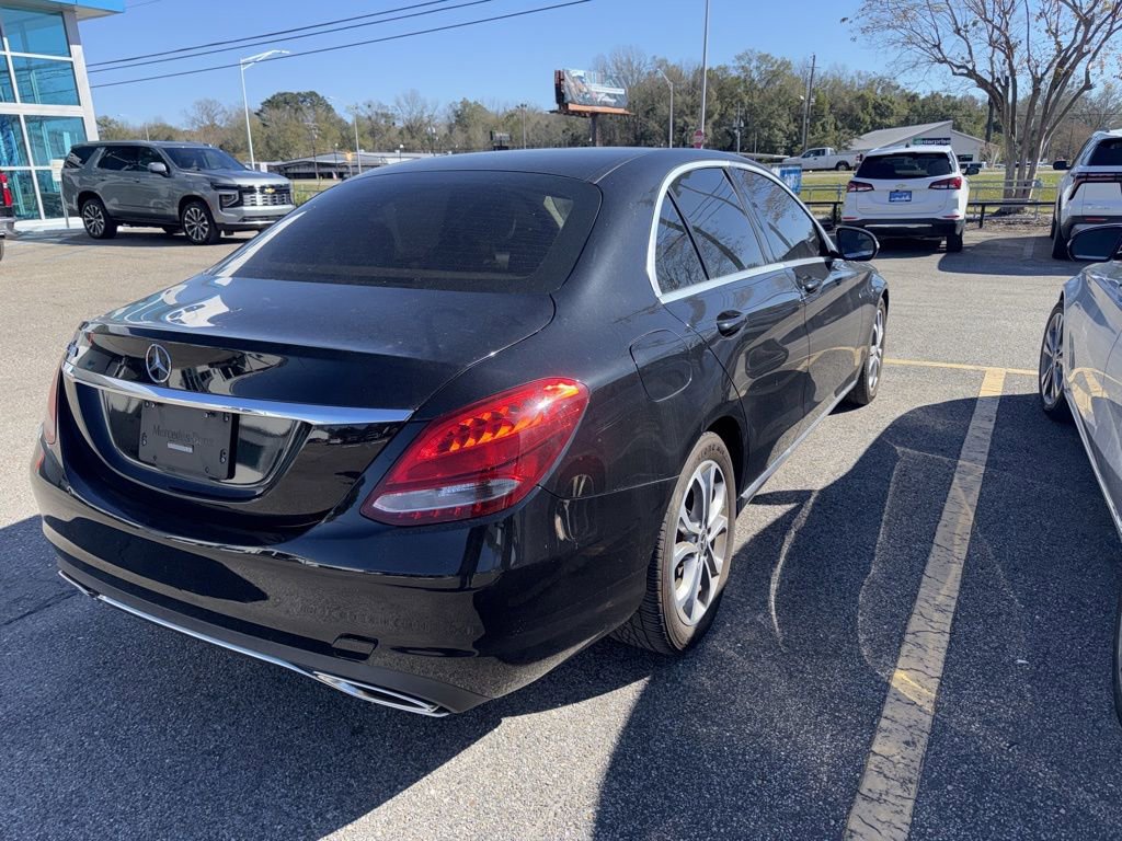 Used 2018 Mercedes-Benz C 300 Sedan image 4