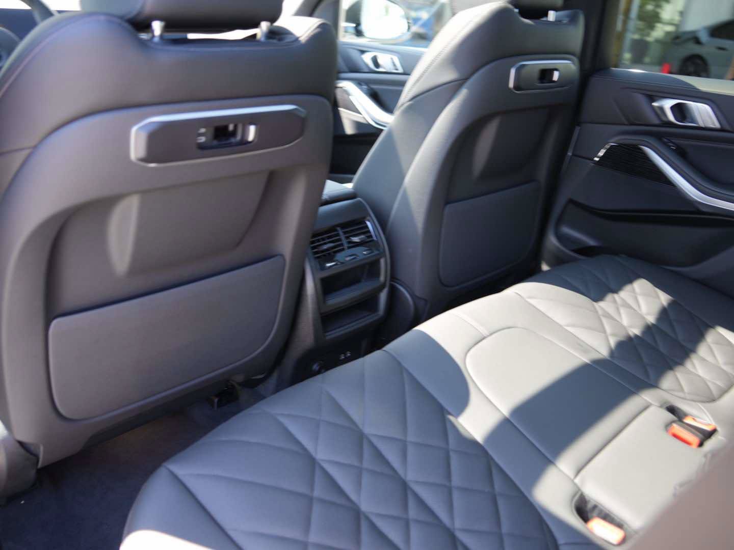 New 2026 BMW X5 xDrive40i w/ M Sport Package AWD/4WD image 10