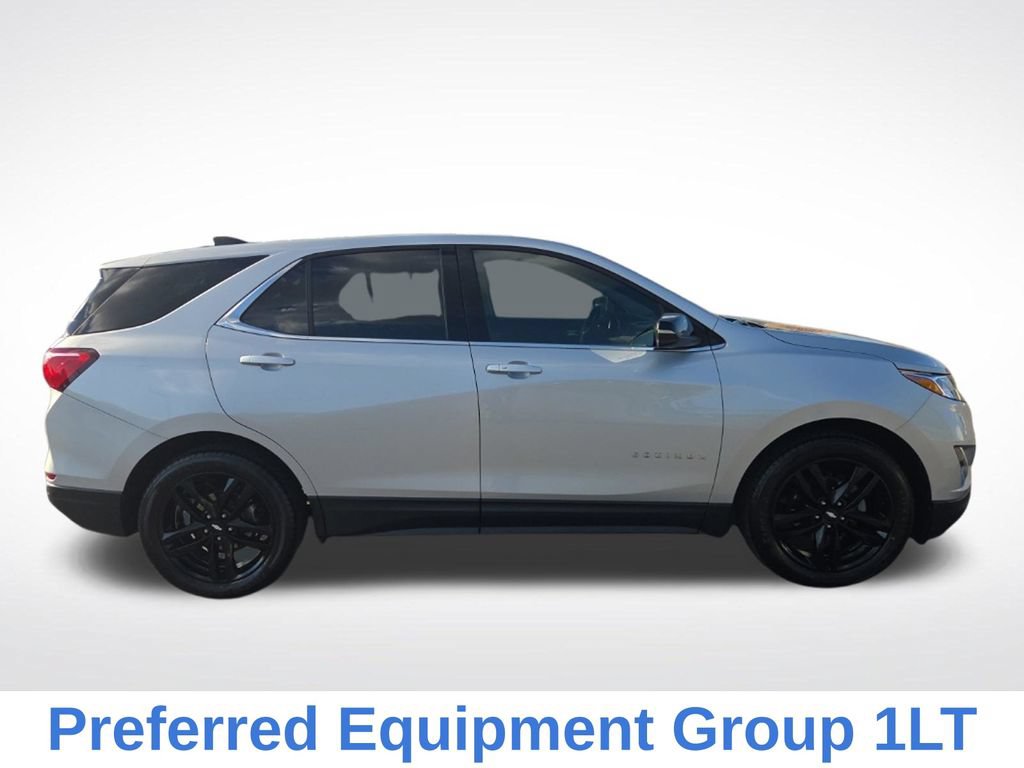 Used 2020 Chevrolet Equinox LT w/ Sport Edition FWD image 2
