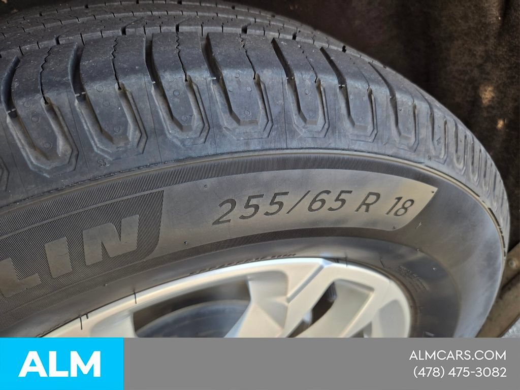 Used 2020 Chevrolet Traverse LT FWD image 16