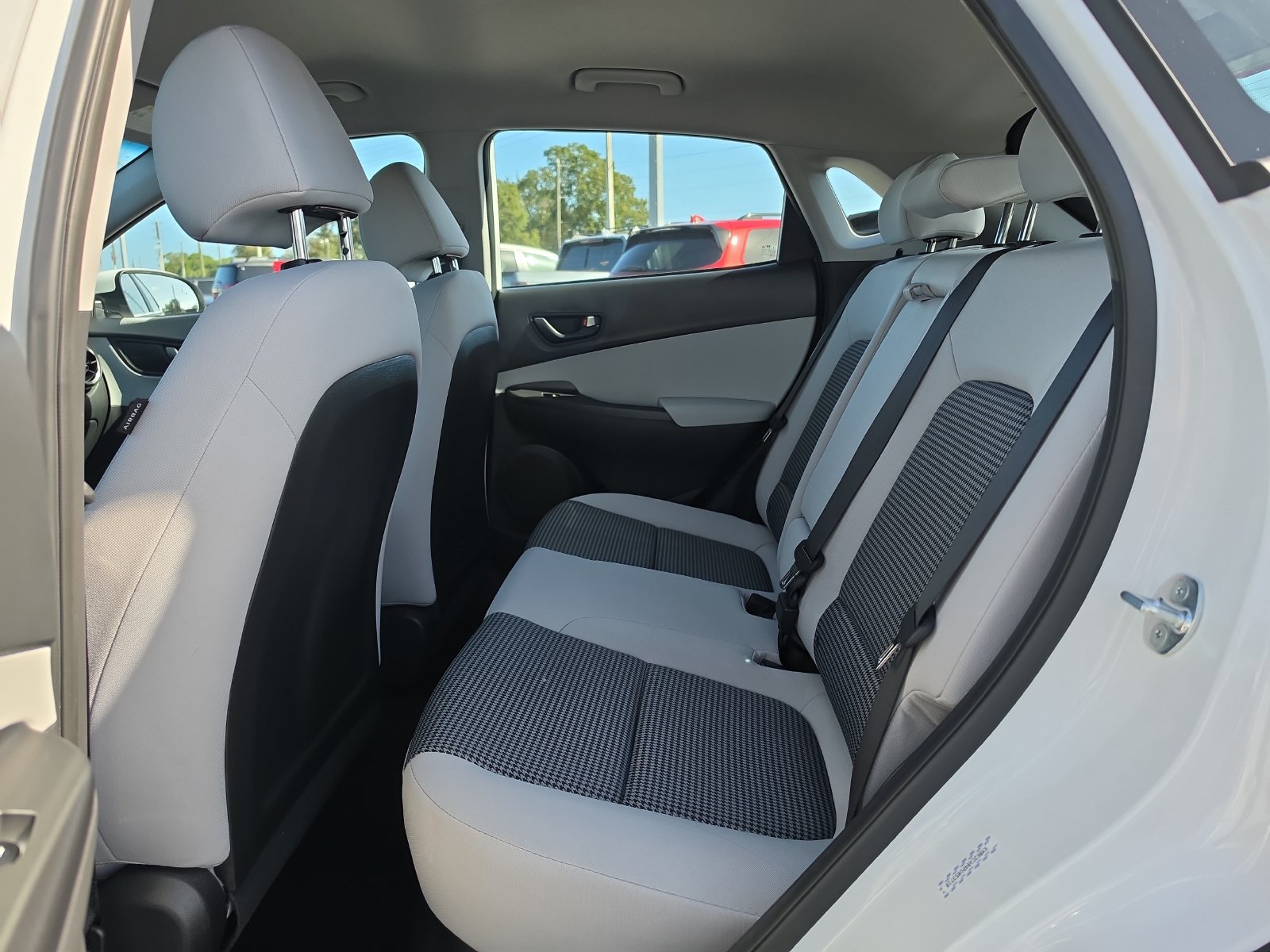 Used 2023 Hyundai Kona SE AWD/4WD image 13