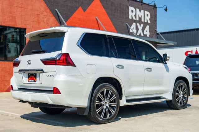 Used 2021 Lexus LX 570 4WD w/ 3rd Row & Luxury Pkg image 5