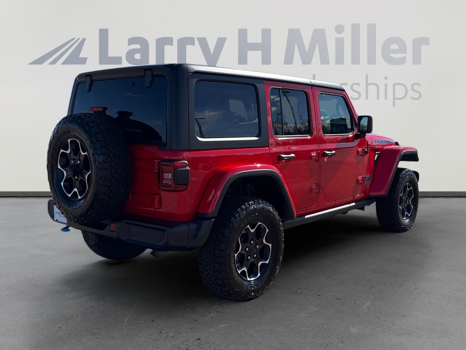 Used 2023 Jeep Wrangler Unlimited Rubicon 4xe w/ Cold Weather Group image 6