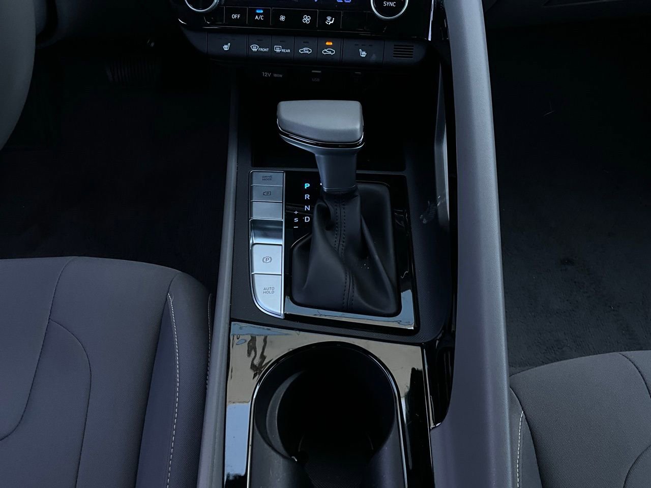 Used 2025 Hyundai Elantra SEL image 14