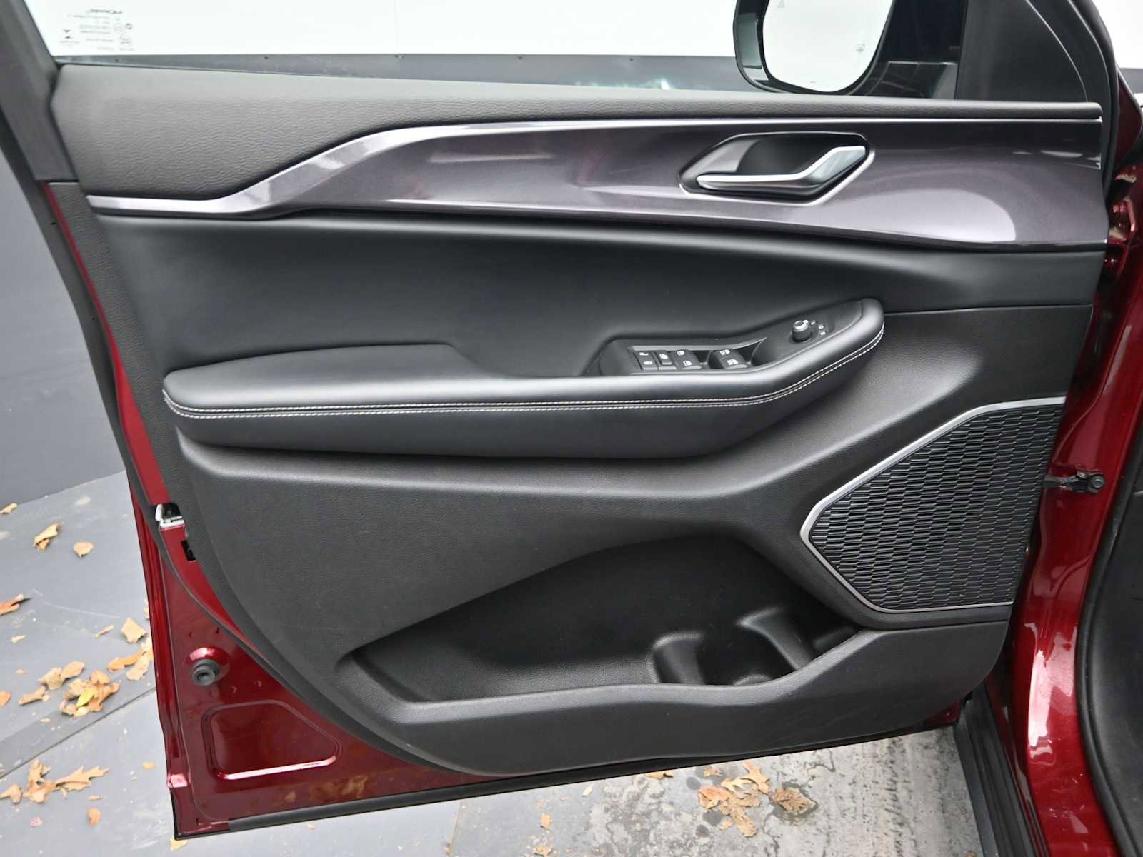 Used 2021 Jeep Grand Cherokee L Laredo image 10