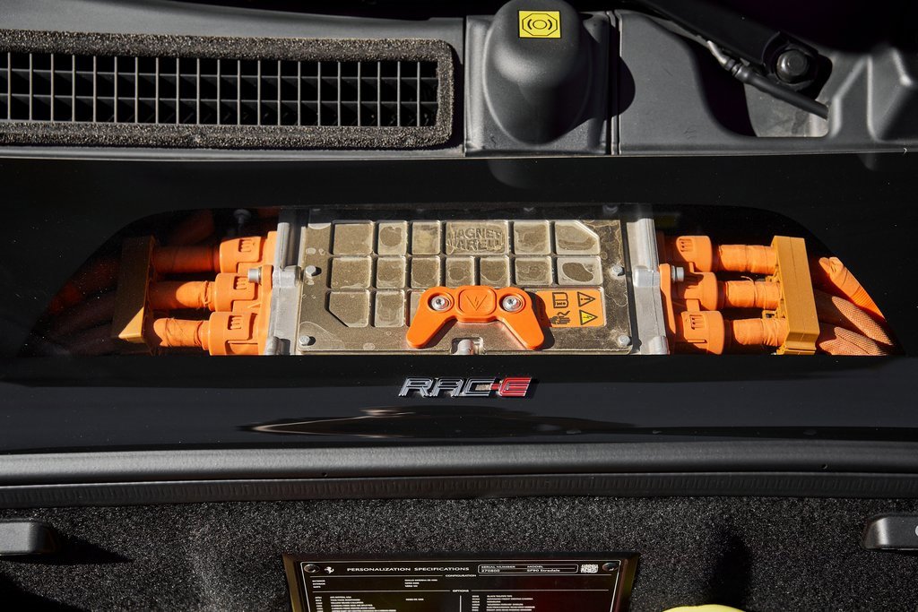 Used 2022 Ferrari SF90 Stradale image 19