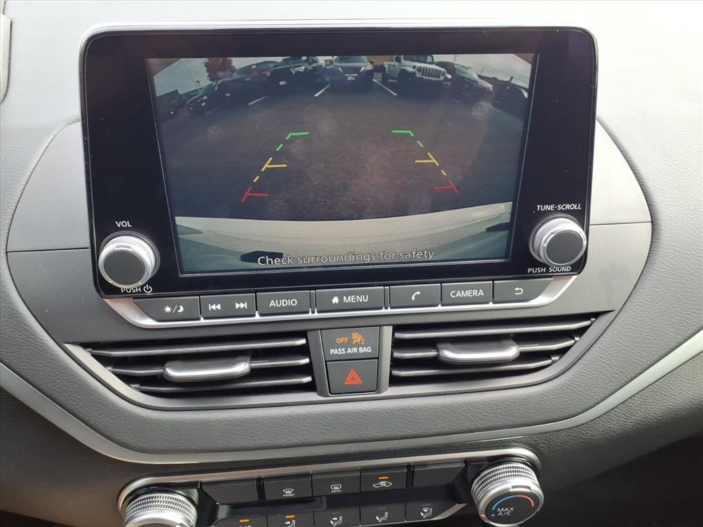 Used 2025 Nissan Altima 2.5 S image 12