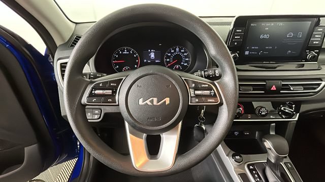 Used 2023 Kia Seltos LX AWD/4WD image 14