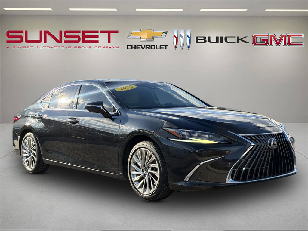 Used 2022 Lexus ES 350 Ultra Luxury w/ Accessory Package 2