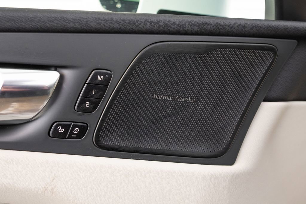 Used 2021 Volvo XC60 T5 Inscription w/ Advanced Package image 14