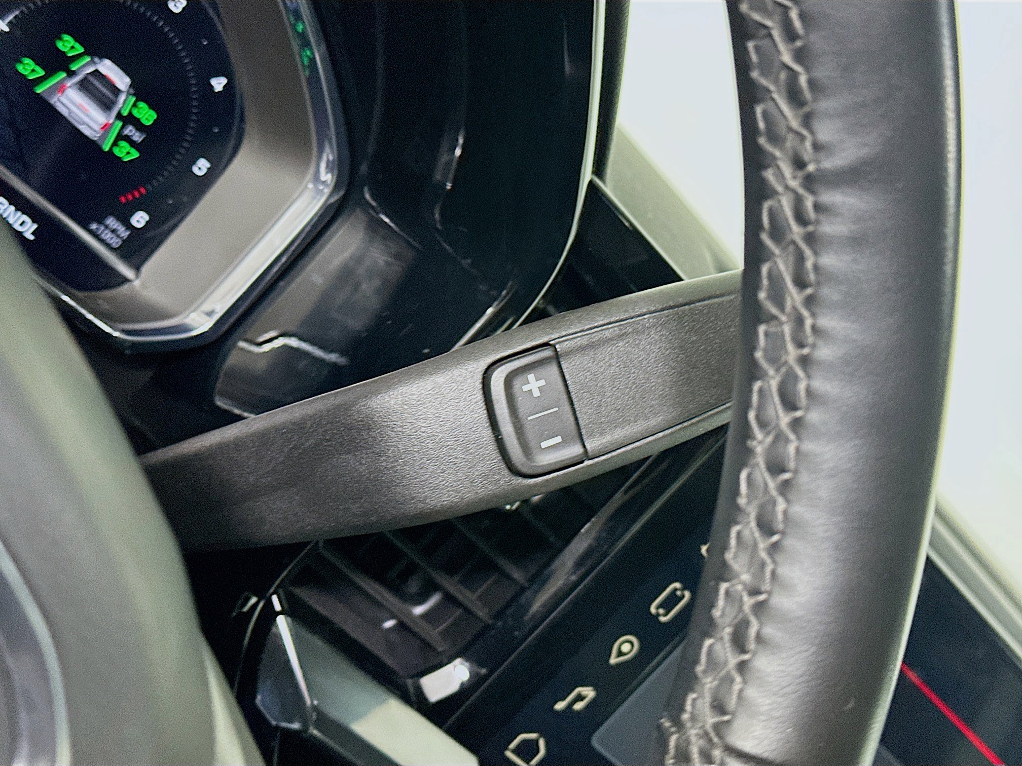 Used 2024 GMC Sierra 1500 Elevation image 25