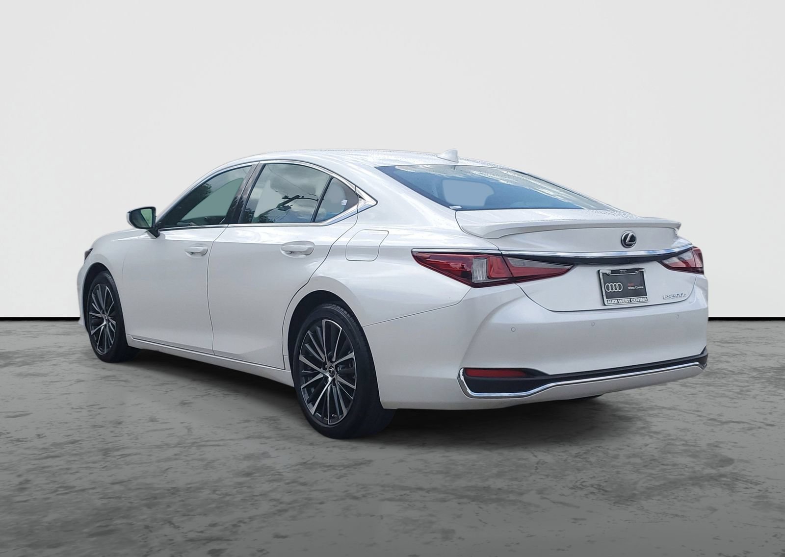 Used 2025 Lexus ES 300h w/ Premium Package FWD image 3