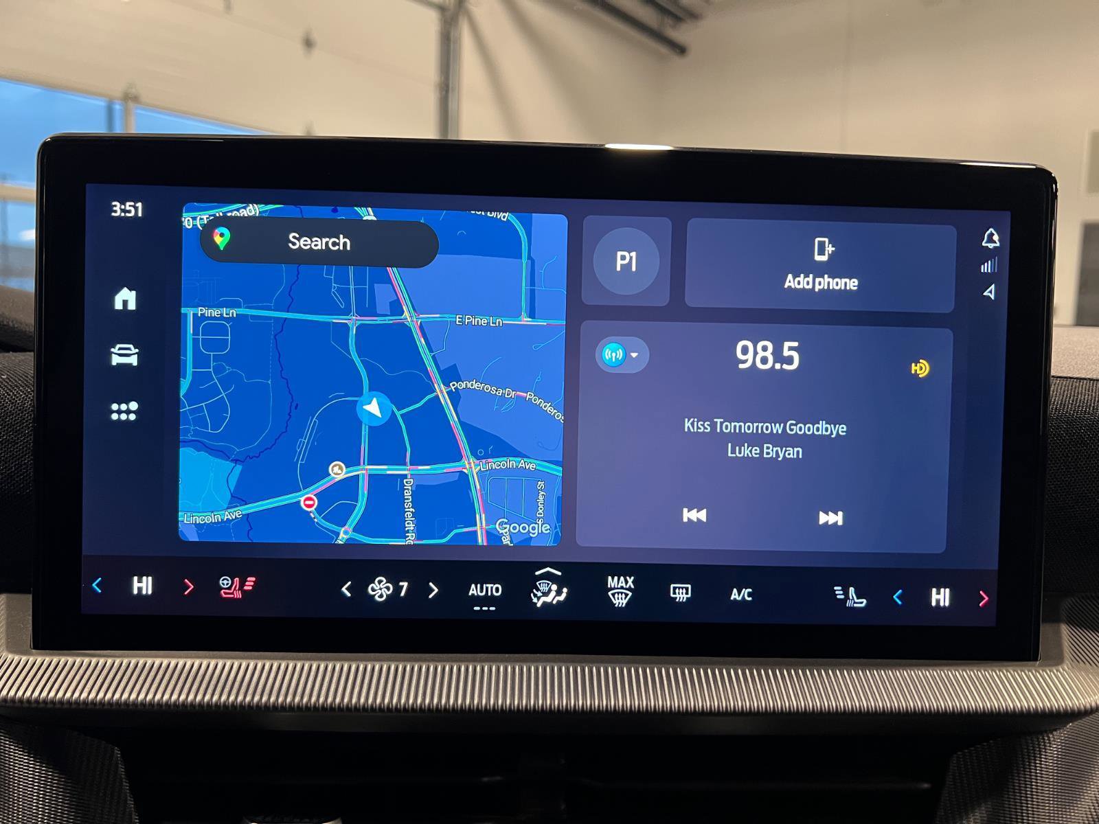 Used 2025 Ford Explorer ST-Line w/ ST-Line Street Pack image 17