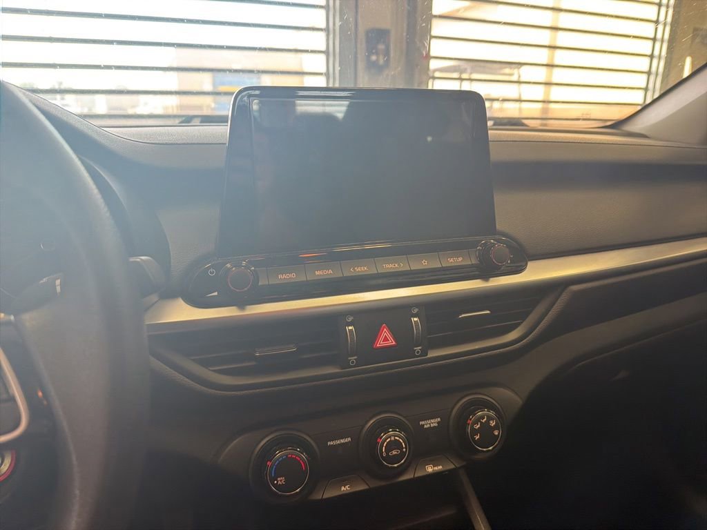 Used 2024 Kia Forte LXS w/ LXS Technology Package FWD image 3