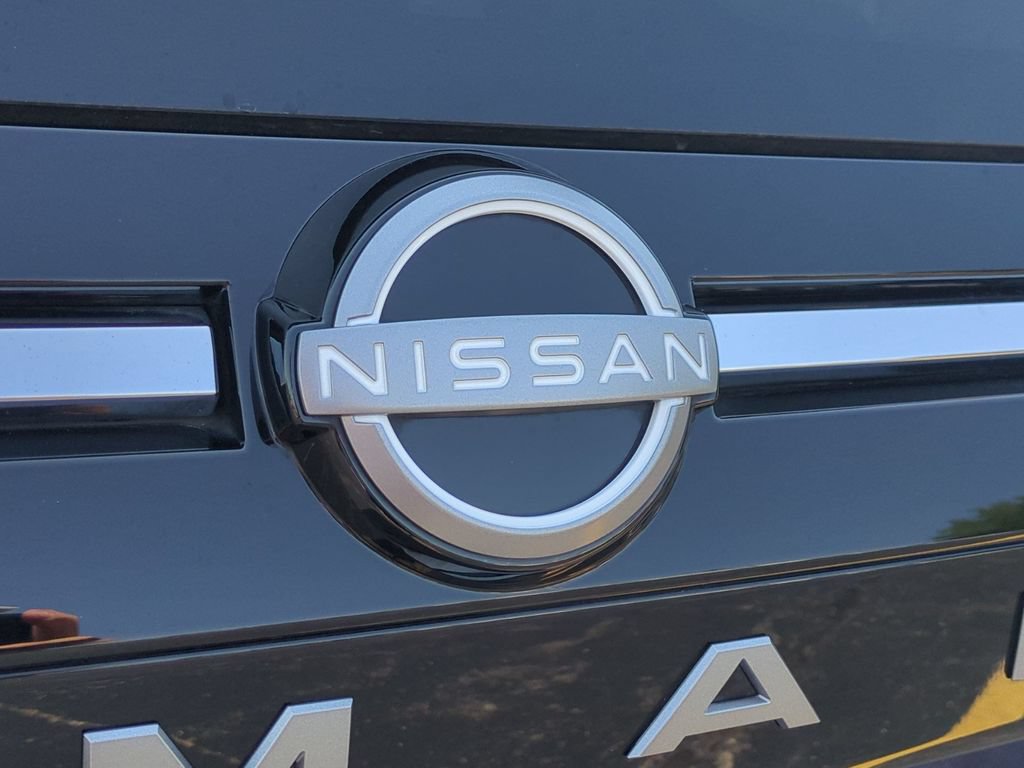 Used 2025 Nissan Armada Platinum AWD/4WD image 32