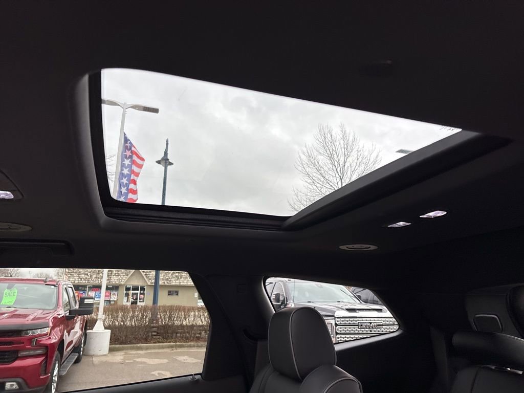 Certified 2024 Buick Enclave Avenir w/ Avenir Technology Package image 16