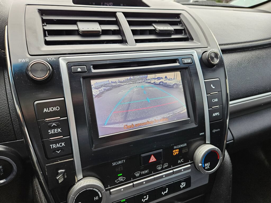 Used 2012 Toyota Camry SE w/ Leather Pkg FWD image 28