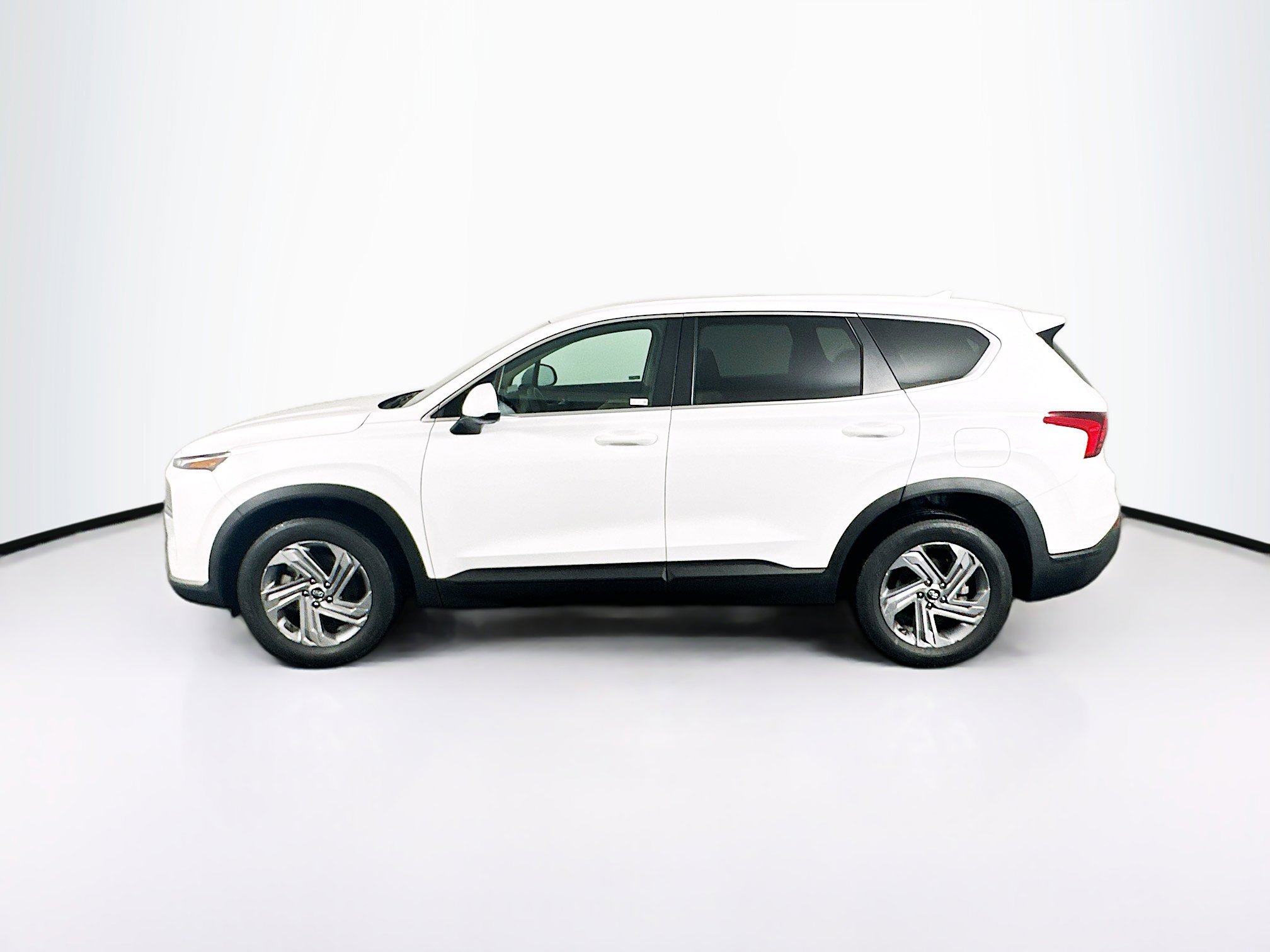 Used 2023 Hyundai Santa Fe SE image 4