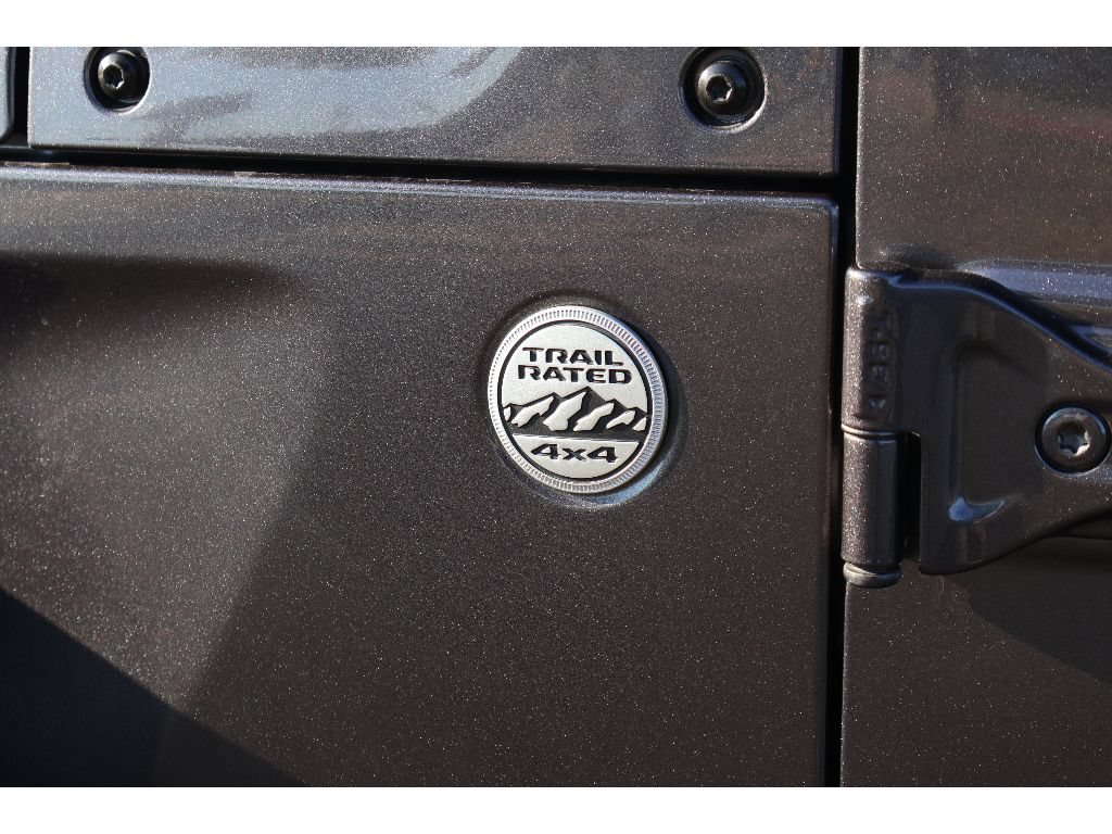Used 2023 Jeep Wrangler Unlimited Sahara AWD/4WD image 10