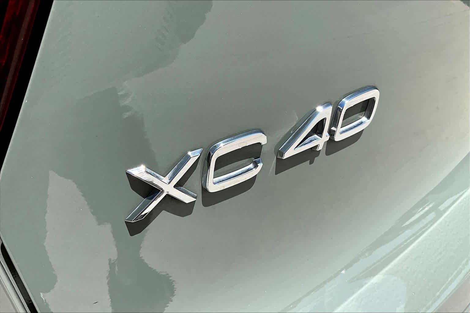 Used 2024 Volvo XC40 B5 Ultimate image 33