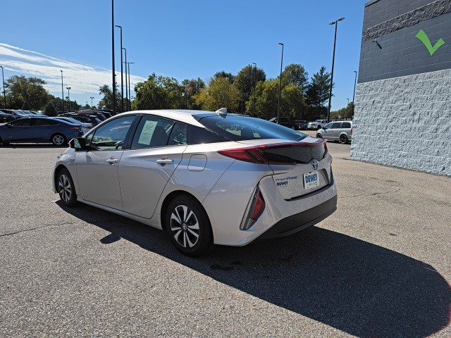 Used 2017 Toyota Prius Prime Plus image 3