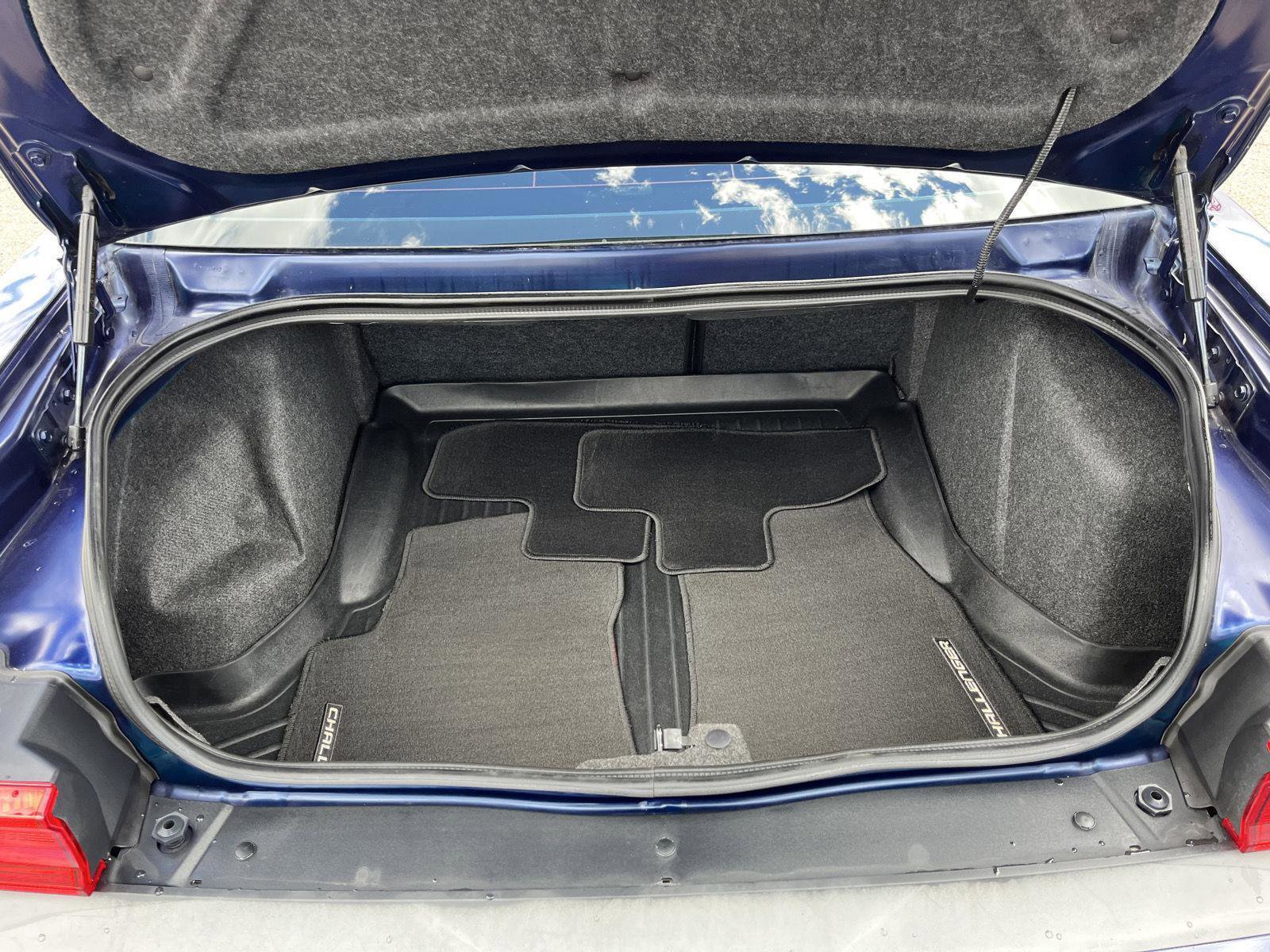 Used 2014 Dodge Challenger R/T image 13