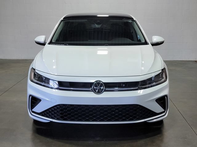 Used 2025 Volkswagen Jetta SEL FWD image 3