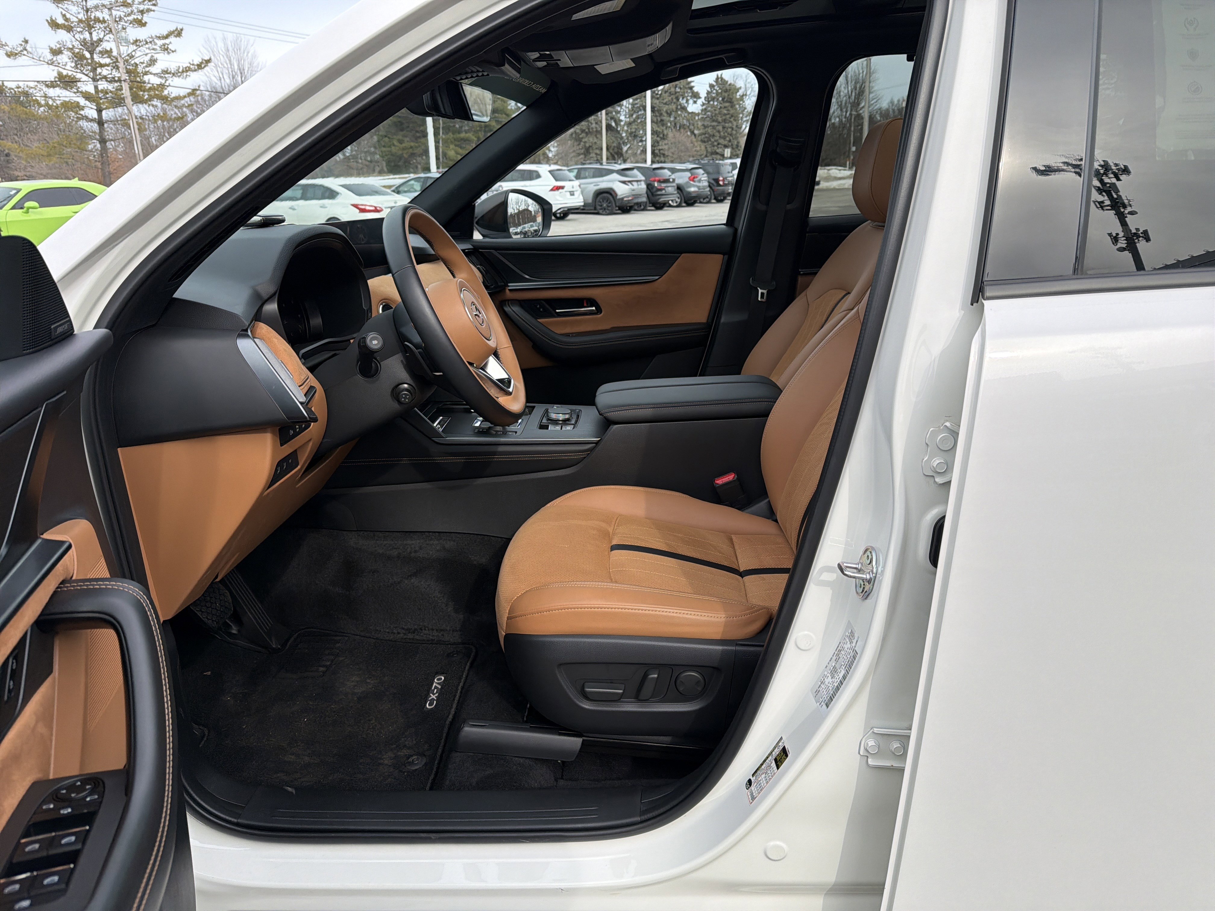Certified 2025 MAZDA CX-70 3.3 Turbo S w/ Premium Plus AWD/4WD image 12