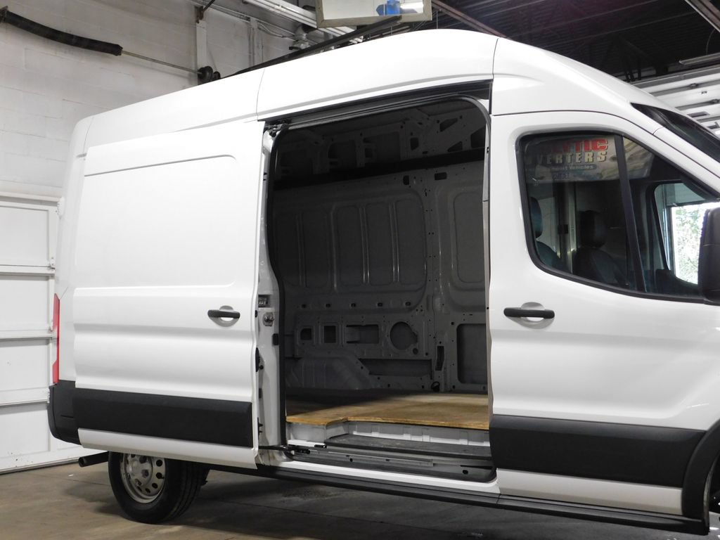 Used 2022 Ford Transit 250 148 High Roof AWD image 23