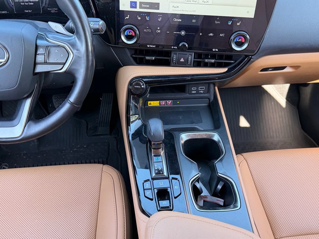 Used 2024 Lexus NX 350h AWD image 13